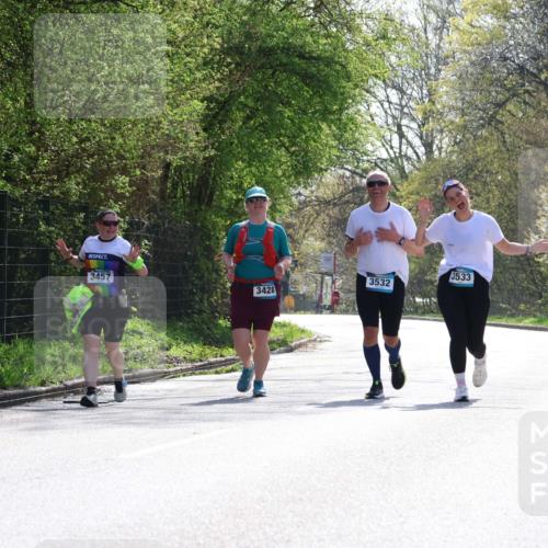 12.04.2026 - 45. Internationalen Wilhelmsburger Insellauf Yannick Fuchs http://msf.ph/oto/9501713 12.04.2026 11:30:15 Laufen 3457, 3428, 3532, 3533 meine-sportfotos.de
