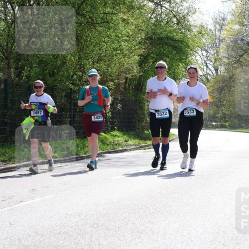 12.04.2026 - 45. Internationalen Wilhelmsburger Insellauf Yannick Fuchs http://msf.ph/oto/9501719 12.04.2026 11:30:18 Laufen 3457, 3428, 3532, 3533 meine-sportfotos.de
