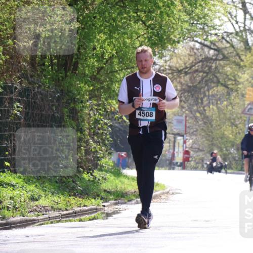 12.04.2026 - 45. Internationalen Wilhelmsburger Insellauf Yannick Fuchs http://msf.ph/oto/9501758 12.04.2026 11:34:01 Laufen 4508 meine-sportfotos.de