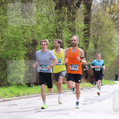 12.04.2026 - 45. Internationalen Wilhelmsburger Insellauf Yannick Fuchs http://msf.ph/oto/9501776 12.04.2026 12:40:17 Laufen 5413, 66, 5709, 4877 meine-sportfotos.de