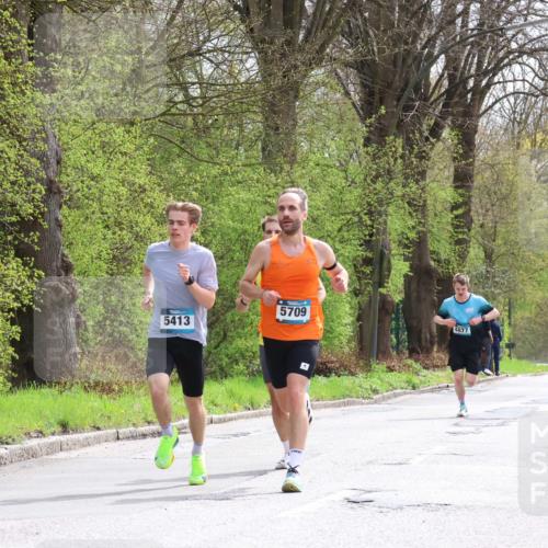 12.04.2026 - 45. Internationalen Wilhelmsburger Insellauf Yannick Fuchs http://msf.ph/oto/9501780 12.04.2026 12:40:18 Laufen 5709, 4877, 5413 meine-sportfotos.de