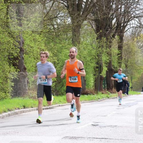 12.04.2026 - 45. Internationalen Wilhelmsburger Insellauf Yannick Fuchs http://msf.ph/oto/9501781 12.04.2026 12:40:18 Laufen 5413, 5709, 4877 meine-sportfotos.de