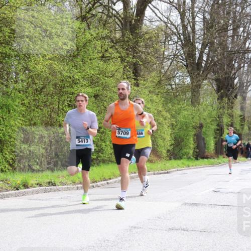 12.04.2026 - 45. Internationalen Wilhelmsburger Insellauf Yannick Fuchs http://msf.ph/oto/9501785 12.04.2026 12:40:19 Laufen 5413, 5709, 466 meine-sportfotos.de