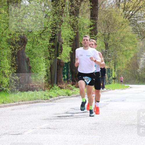 12.04.2026 - 45. Internationalen Wilhelmsburger Insellauf Yannick Fuchs http://msf.ph/oto/9501804 12.04.2026 12:40:37 Laufen 452 meine-sportfotos.de