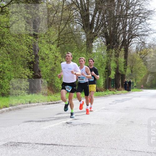 12.04.2026 - 45. Internationalen Wilhelmsburger Insellauf Yannick Fuchs http://msf.ph/oto/9501811 12.04.2026 12:40:39 Laufen 3452, 5495, 8, 4 meine-sportfotos.de