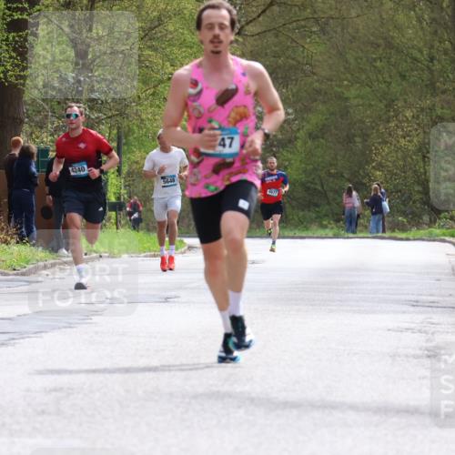 12.04.2026 - 45. Internationalen Wilhelmsburger Insellauf Yannick Fuchs http://msf.ph/oto/9501830 12.04.2026 12:41:10 Laufen 4240, 5648, 47, 4677 meine-sportfotos.de
