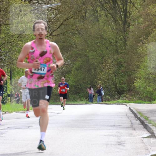 12.04.2026 - 45. Internationalen Wilhelmsburger Insellauf Yannick Fuchs http://msf.ph/oto/9501831 12.04.2026 12:41:10 Laufen 4240, 9947, 4677 meine-sportfotos.de