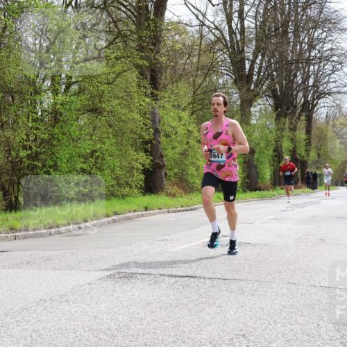 12.04.2026 - 45. Internationalen Wilhelmsburger Insellauf Yannick Fuchs http://msf.ph/oto/9501838 12.04.2026 12:41:13 Laufen 3947 meine-sportfotos.de