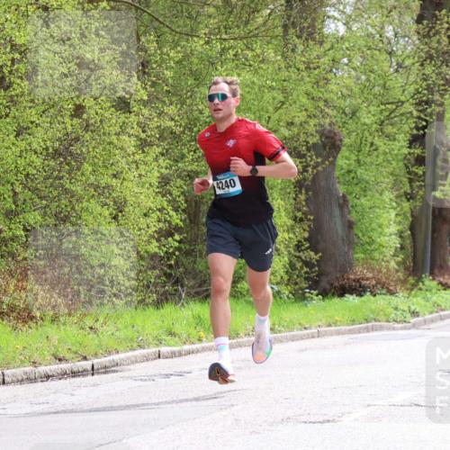 12.04.2026 - 45. Internationalen Wilhelmsburger Insellauf Yannick Fuchs http://msf.ph/oto/9501845 12.04.2026 12:41:16 Laufen 4240, 5648 meine-sportfotos.de