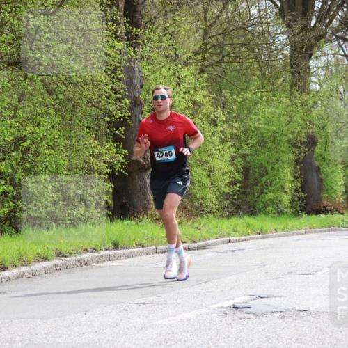 12.04.2026 - 45. Internationalen Wilhelmsburger Insellauf Yannick Fuchs http://msf.ph/oto/9501848 12.04.2026 12:41:17 Laufen 4240, 5648 meine-sportfotos.de