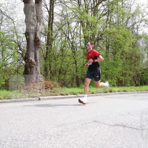 12.04.2026 - 45. Internationalen Wilhelmsburger Insellauf Yannick Fuchs http://msf.ph/oto/9501858 12.04.2026 12:41:19 Laufen  meine-sportfotos.de