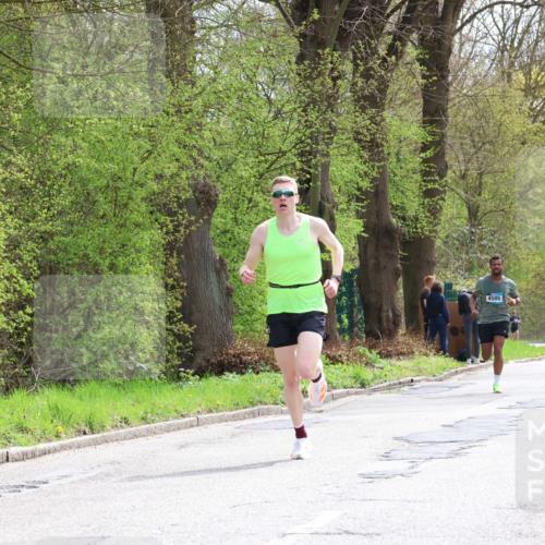 12.04.2026 - 45. Internationalen Wilhelmsburger Insellauf Yannick Fuchs http://msf.ph/oto/9501921 12.04.2026 12:42:26 Laufen 4505 meine-sportfotos.de