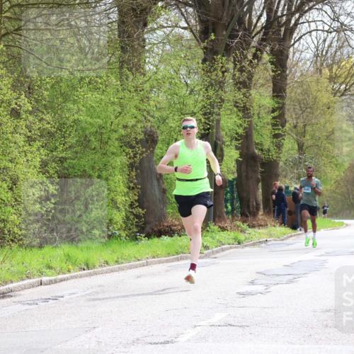 12.04.2026 - 45. Internationalen Wilhelmsburger Insellauf Yannick Fuchs http://msf.ph/oto/9501922 12.04.2026 12:42:26 Laufen 4505 meine-sportfotos.de