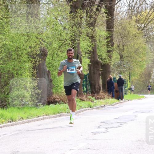 12.04.2026 - 45. Internationalen Wilhelmsburger Insellauf Yannick Fuchs http://msf.ph/oto/9501924 12.04.2026 12:42:30 Laufen 4505 meine-sportfotos.de