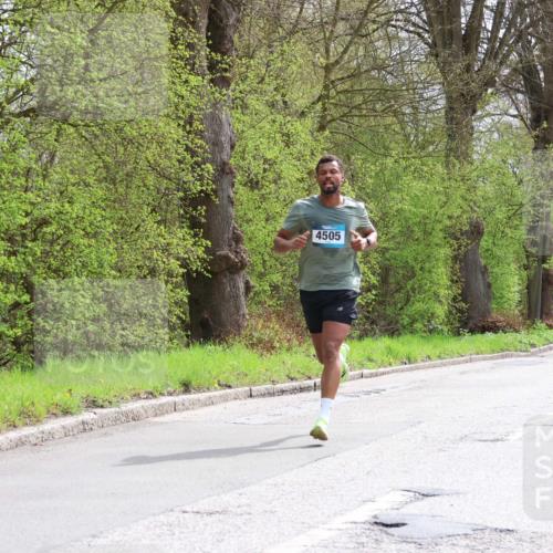 12.04.2026 - 45. Internationalen Wilhelmsburger Insellauf Yannick Fuchs http://msf.ph/oto/9501929 12.04.2026 12:42:33 Laufen 4505 meine-sportfotos.de