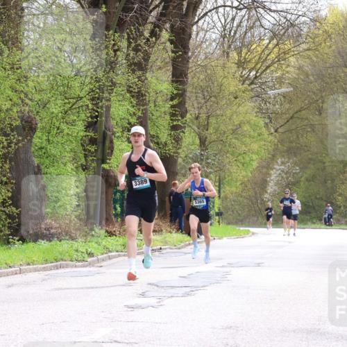 12.04.2026 - 45. Internationalen Wilhelmsburger Insellauf Yannick Fuchs http://msf.ph/oto/9501948 12.04.2026 12:42:46 Laufen 3389, 5365 meine-sportfotos.de