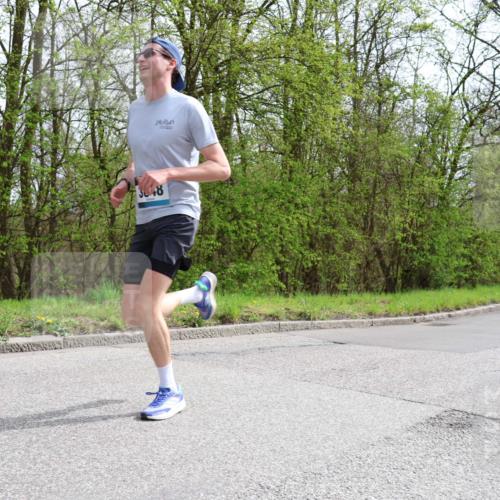 12.04.2026 - 45. Internationalen Wilhelmsburger Insellauf Yannick Fuchs http://msf.ph/oto/9502013 12.04.2026 12:43:05 Laufen 3048 meine-sportfotos.de