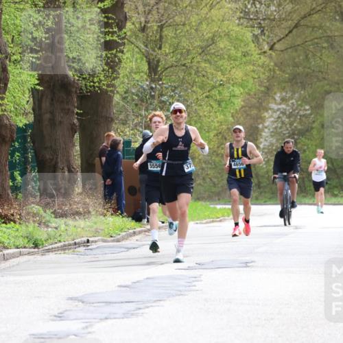 12.04.2026 - 45. Internationalen Wilhelmsburger Insellauf Yannick Fuchs http://msf.ph/oto/9502017 12.04.2026 12:43:07 Laufen 5556, 37, 4656 meine-sportfotos.de