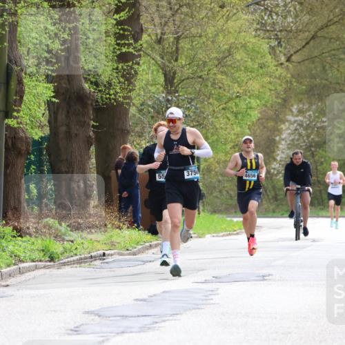 12.04.2026 - 45. Internationalen Wilhelmsburger Insellauf Yannick Fuchs http://msf.ph/oto/9502019 12.04.2026 12:43:07 Laufen 55, 3750, 4656 meine-sportfotos.de