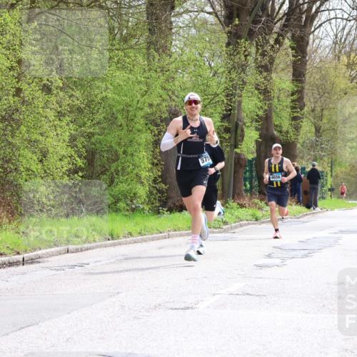 12.04.2026 - 45. Internationalen Wilhelmsburger Insellauf Yannick Fuchs http://msf.ph/oto/9502031 12.04.2026 12:43:11 Laufen 375, 4656 meine-sportfotos.de