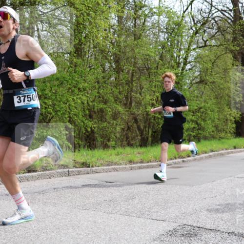 12.04.2026 - 45. Internationalen Wilhelmsburger Insellauf Yannick Fuchs http://msf.ph/oto/9502047 12.04.2026 12:43:14 Laufen 3750, 5556 meine-sportfotos.de