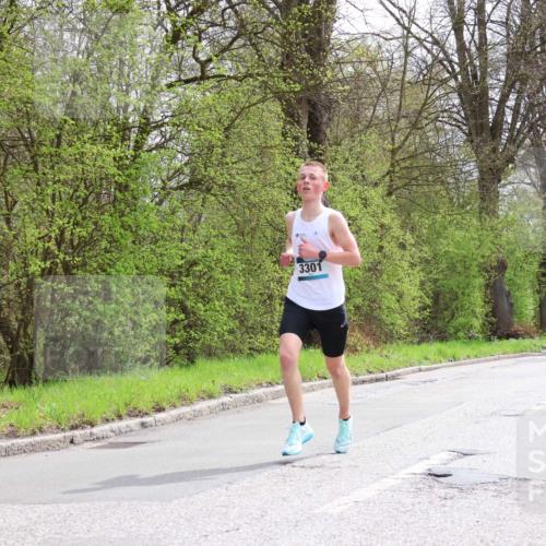12.04.2026 - 45. Internationalen Wilhelmsburger Insellauf Yannick Fuchs http://msf.ph/oto/9502068 12.04.2026 12:43:27 Laufen 3301 meine-sportfotos.de