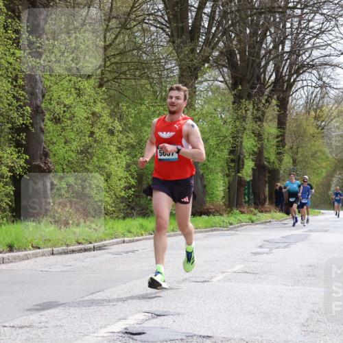 12.04.2026 - 45. Internationalen Wilhelmsburger Insellauf Yannick Fuchs http://msf.ph/oto/9502087 12.04.2026 12:43:43 Laufen 5607 meine-sportfotos.de