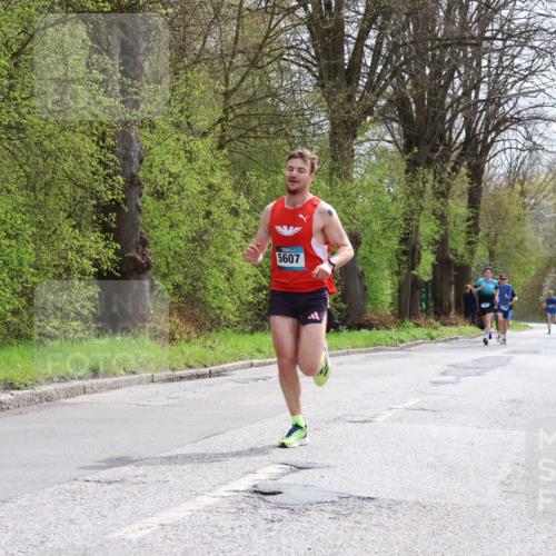 12.04.2026 - 45. Internationalen Wilhelmsburger Insellauf Yannick Fuchs http://msf.ph/oto/9502088 12.04.2026 12:43:43 Laufen 5607 meine-sportfotos.de