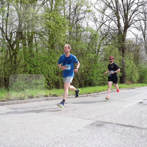 12.04.2026 - 45. Internationalen Wilhelmsburger Insellauf Yannick Fuchs http://msf.ph/oto/9502149 12.04.2026 12:43:57 Laufen 787 meine-sportfotos.de