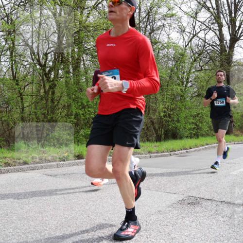 12.04.2026 - 45. Internationalen Wilhelmsburger Insellauf Yannick Fuchs http://msf.ph/oto/9502169 12.04.2026 12:44:02 Laufen 5758 meine-sportfotos.de