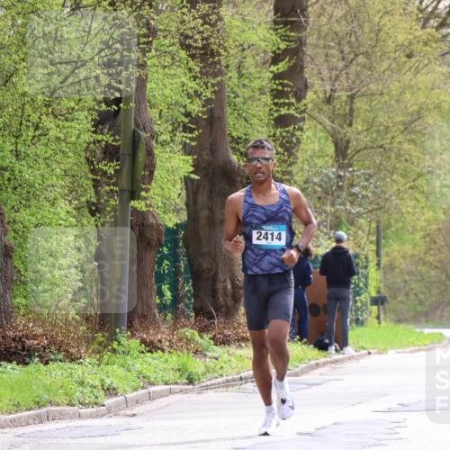 12.04.2026 - 45. Internationalen Wilhelmsburger Insellauf Yannick Fuchs http://msf.ph/oto/9502181 12.04.2026 12:44:05 Laufen 2414 meine-sportfotos.de