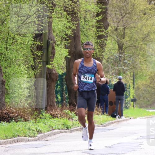 12.04.2026 - 45. Internationalen Wilhelmsburger Insellauf Yannick Fuchs http://msf.ph/oto/9502183 12.04.2026 12:44:05 Laufen 2414 meine-sportfotos.de