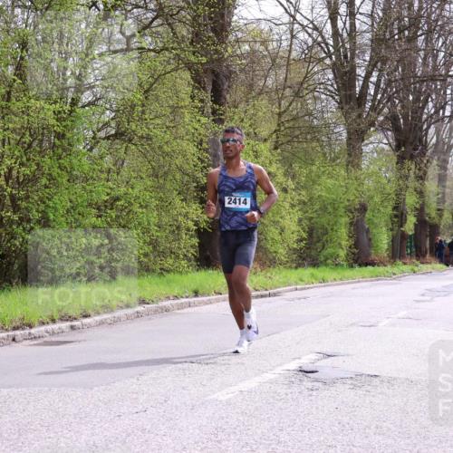 12.04.2026 - 45. Internationalen Wilhelmsburger Insellauf Yannick Fuchs http://msf.ph/oto/9502201 12.04.2026 12:44:10 Laufen 2414 meine-sportfotos.de