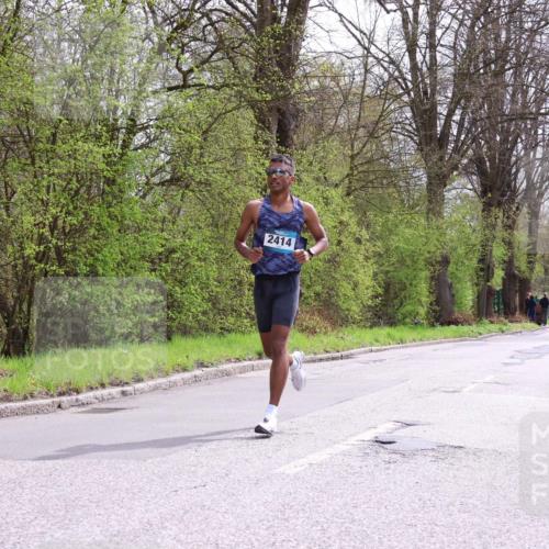 12.04.2026 - 45. Internationalen Wilhelmsburger Insellauf Yannick Fuchs http://msf.ph/oto/9502202 12.04.2026 12:44:10 Laufen 2414 meine-sportfotos.de