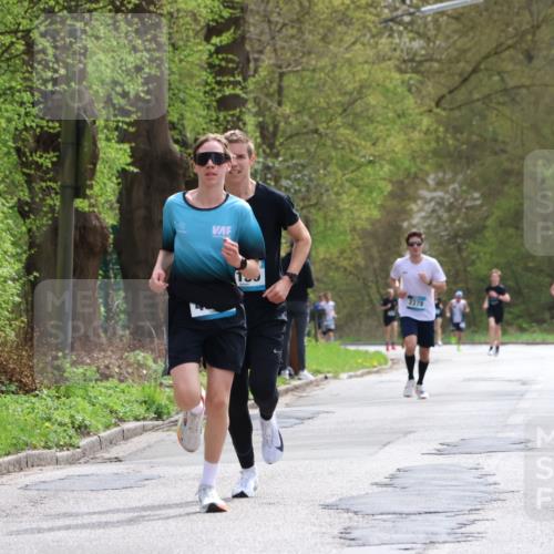 12.04.2026 - 45. Internationalen Wilhelmsburger Insellauf Yannick Fuchs http://msf.ph/oto/9502211 12.04.2026 12:44:22 Laufen 2378 meine-sportfotos.de
