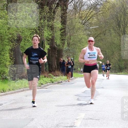 12.04.2026 - 45. Internationalen Wilhelmsburger Insellauf Yannick Fuchs http://msf.ph/oto/9502258 12.04.2026 12:44:42 Laufen 3025, 5711, 5625 meine-sportfotos.de