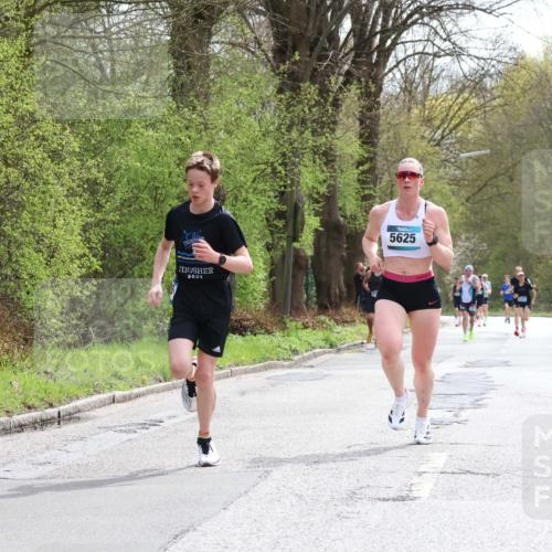 12.04.2026 - 45. Internationalen Wilhelmsburger Insellauf Yannick Fuchs http://msf.ph/oto/9502263 12.04.2026 12:44:43 Laufen 2025, 5625 meine-sportfotos.de