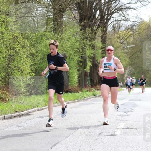 12.04.2026 - 45. Internationalen Wilhelmsburger Insellauf Yannick Fuchs http://msf.ph/oto/9502264 12.04.2026 12:44:43 Laufen 025, 562 meine-sportfotos.de