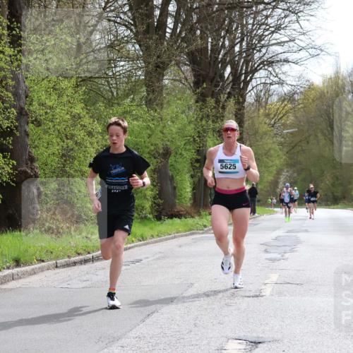 12.04.2026 - 45. Internationalen Wilhelmsburger Insellauf Yannick Fuchs http://msf.ph/oto/9502265 12.04.2026 12:44:43 Laufen 202, 5625 meine-sportfotos.de