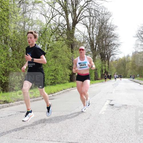 12.04.2026 - 45. Internationalen Wilhelmsburger Insellauf Yannick Fuchs http://msf.ph/oto/9502272 12.04.2026 12:44:45 Laufen 2015, 5625 meine-sportfotos.de