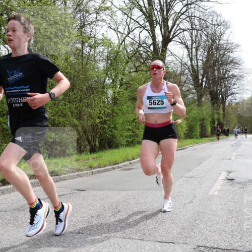 12.04.2026 - 45. Internationalen Wilhelmsburger Insellauf Yannick Fuchs http://msf.ph/oto/9502274 12.04.2026 12:44:45 Laufen 00000000000000, 2025, 5625 meine-sportfotos.de