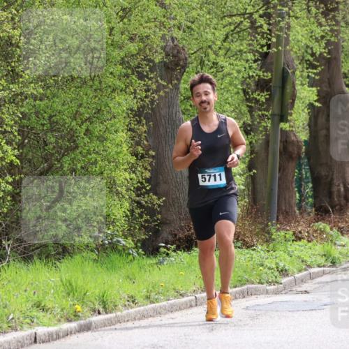 12.04.2026 - 45. Internationalen Wilhelmsburger Insellauf Yannick Fuchs http://msf.ph/oto/9502285 12.04.2026 12:44:48 Laufen 5711, 5566 meine-sportfotos.de