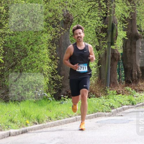 12.04.2026 - 45. Internationalen Wilhelmsburger Insellauf Yannick Fuchs http://msf.ph/oto/9502286 12.04.2026 12:44:49 Laufen 5711, 5566 meine-sportfotos.de