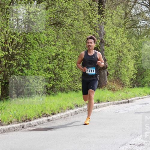 12.04.2026 - 45. Internationalen Wilhelmsburger Insellauf Yannick Fuchs http://msf.ph/oto/9502301 12.04.2026 12:44:52 Laufen 5711, 22 meine-sportfotos.de