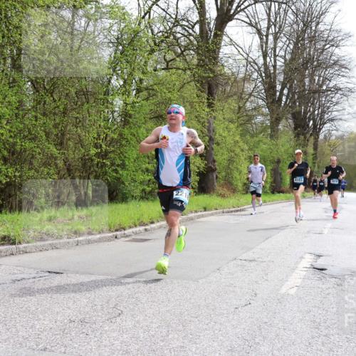 12.04.2026 - 45. Internationalen Wilhelmsburger Insellauf Yannick Fuchs http://msf.ph/oto/9502312 12.04.2026 12:44:54 Laufen 22, 4183, 3816 meine-sportfotos.de