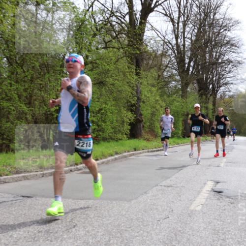 12.04.2026 - 45. Internationalen Wilhelmsburger Insellauf Yannick Fuchs http://msf.ph/oto/9502314 12.04.2026 12:44:54 Laufen 2218, 5566, 3816, 4183 meine-sportfotos.de