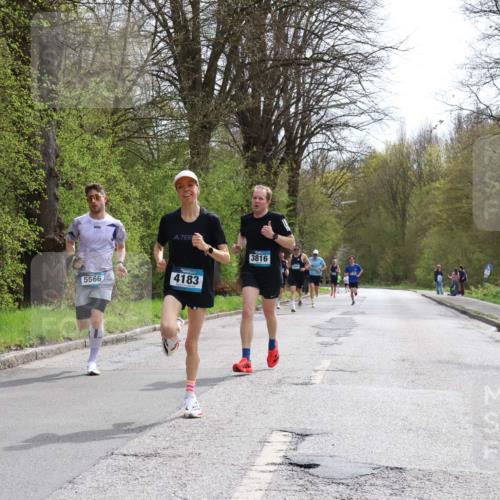 12.04.2026 - 45. Internationalen Wilhelmsburger Insellauf Yannick Fuchs http://msf.ph/oto/9502316 12.04.2026 12:44:55 Laufen 5566, 4183, 3816 meine-sportfotos.de
