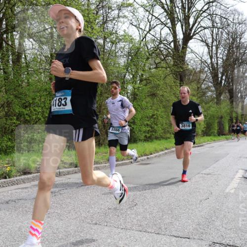12.04.2026 - 45. Internationalen Wilhelmsburger Insellauf Yannick Fuchs http://msf.ph/oto/9502326 12.04.2026 12:44:56 Laufen 183, 5566, 3816 meine-sportfotos.de