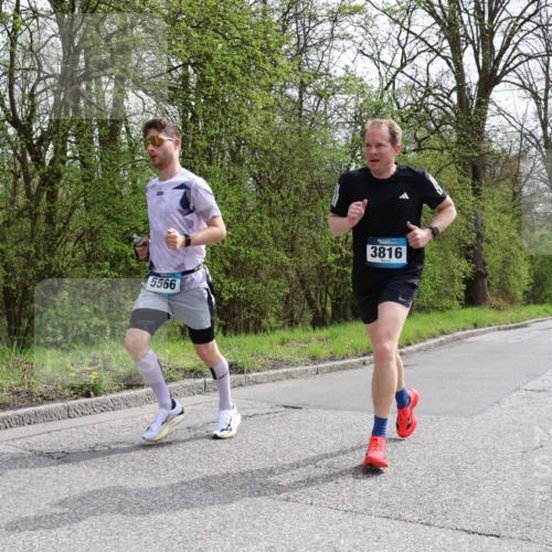 12.04.2026 - 45. Internationalen Wilhelmsburger Insellauf Yannick Fuchs http://msf.ph/oto/9502329 12.04.2026 12:44:57 Laufen 5566, 3816 meine-sportfotos.de