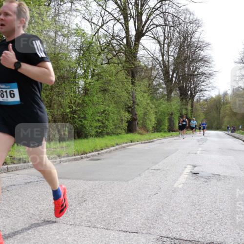 12.04.2026 - 45. Internationalen Wilhelmsburger Insellauf Yannick Fuchs http://msf.ph/oto/9502331 12.04.2026 12:44:57 Laufen 3816 meine-sportfotos.de